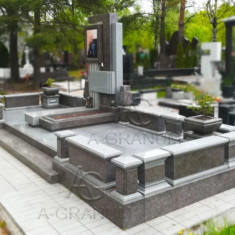 Мемориальный комплекс из гранита